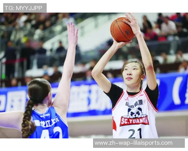 韩旭荣膺WCBA联赛常规赛最有价值球员奖杯展现卓越篮球实力